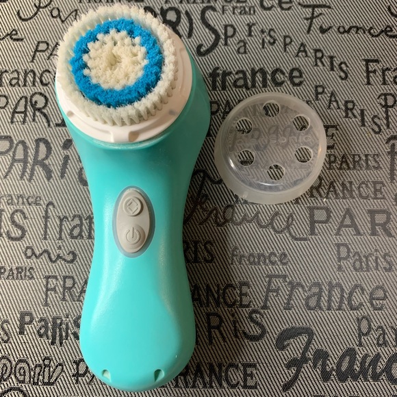 clarisonic mia 2 in tiffany blue color - Picture 7 of 7